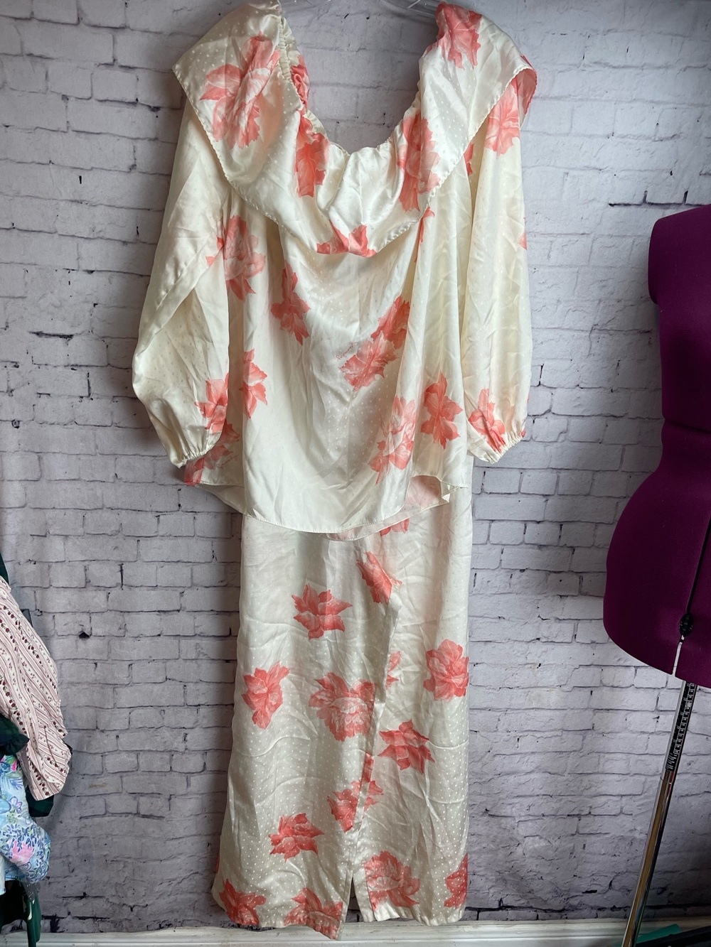 Givenchy vintage pajamas size medium cream with peach floral print